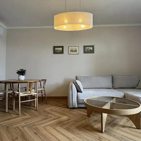 Rynek 7 Nr7 Pietro 4 تشيشين